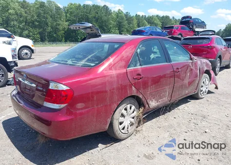 2005 Toyota Camry Le z USA, uszkodzony, nr VIN 4T1BE30KX5U084613